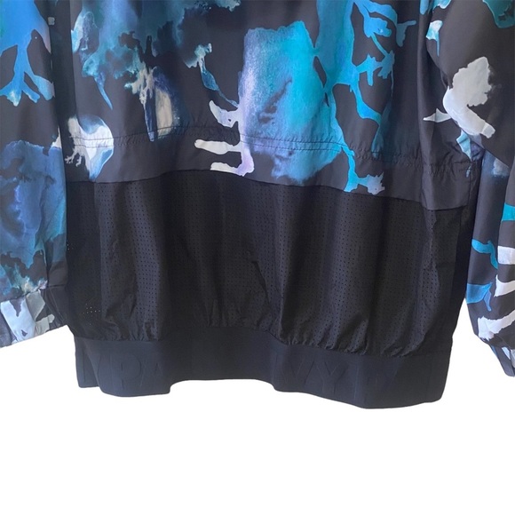 Ivy Park Mixed Mesh Windbreaker Hoodie in Ink‎ Floral - Picture 12 of 12